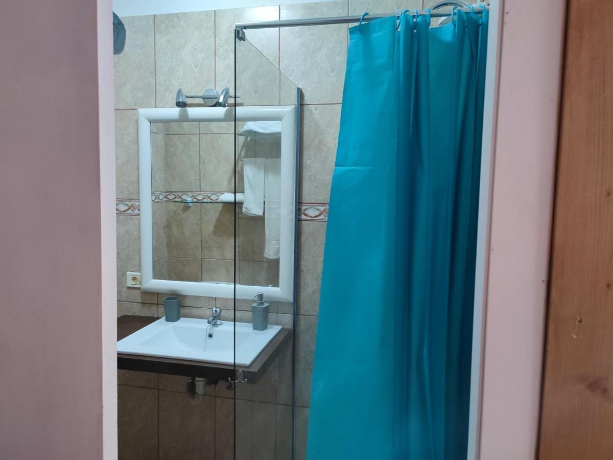 Apartamento Bajo Quintero Apartment Alcala  Ngoại thất bức ảnh